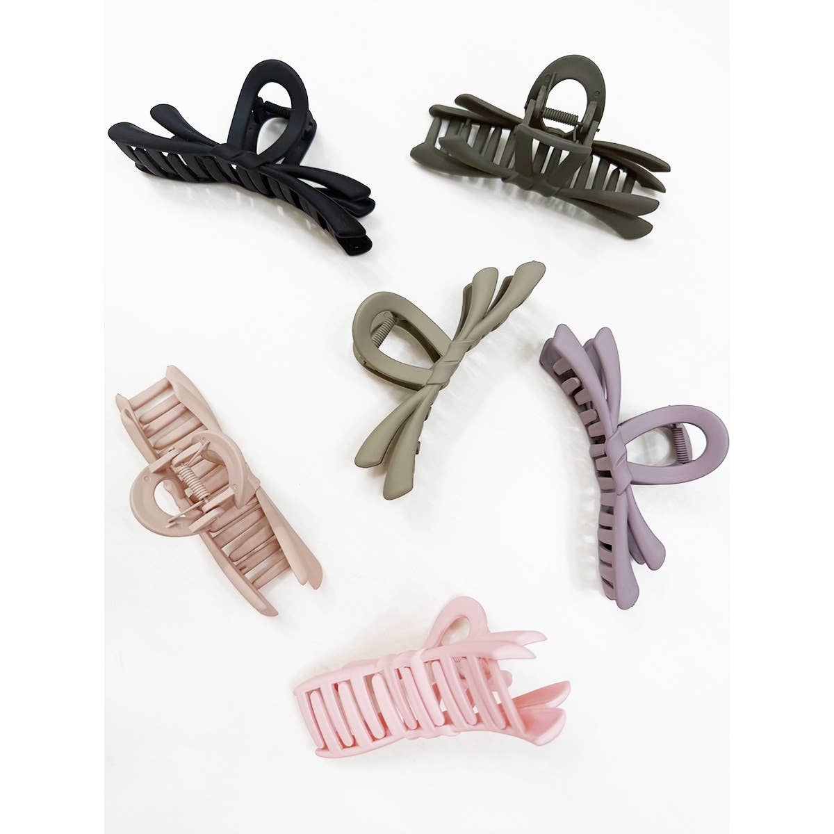 Large Matte Knotted Shape Hair Claw