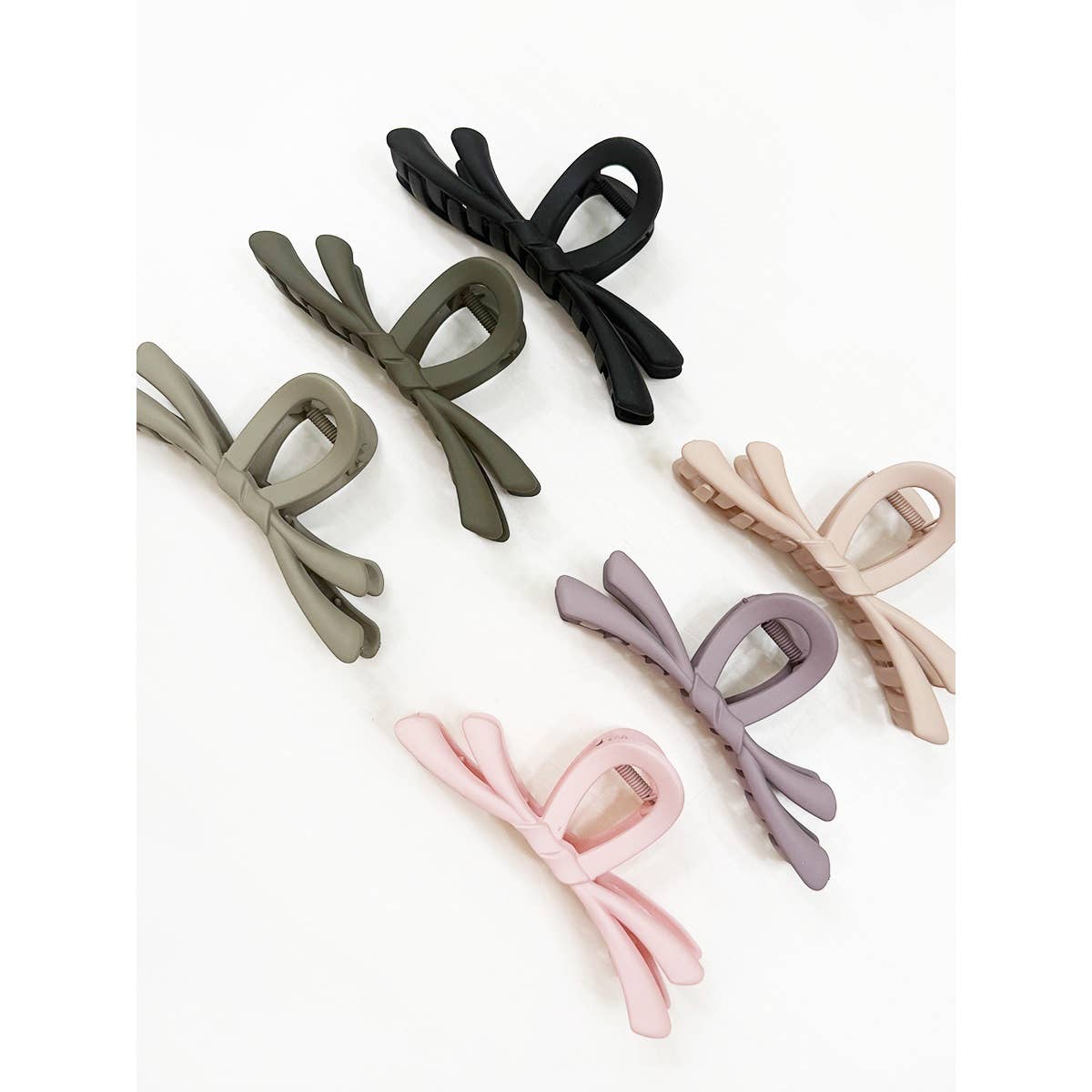 Large Matte Knotted Shape Hair Claw