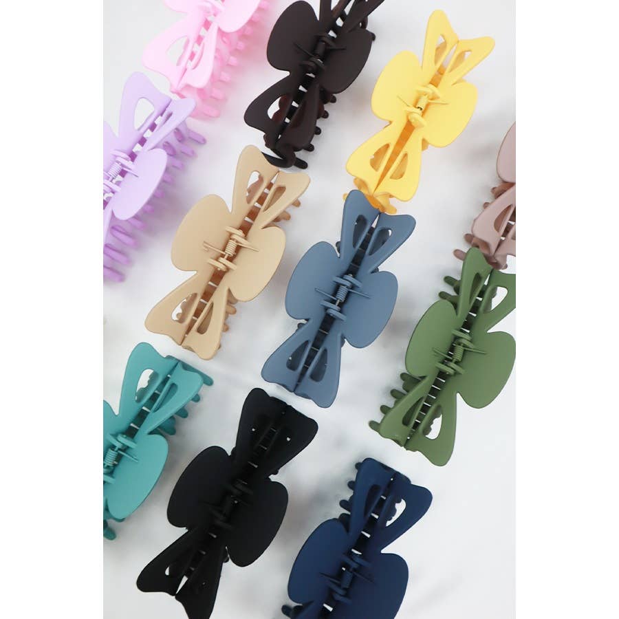 Matte Jumbo Hair Claw